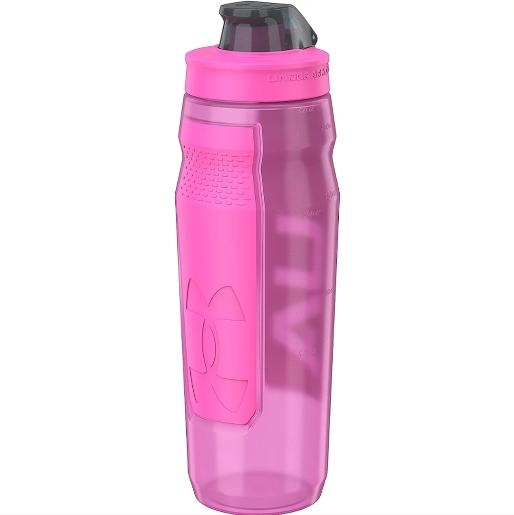 Under Armour Playmaker 32oz Squeeze Water Bottle